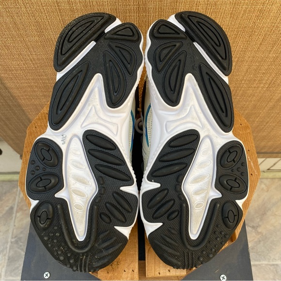 Adidas Ozweego Chalk White Ash Silver Core Black Sneakers - Picture 6 of 6